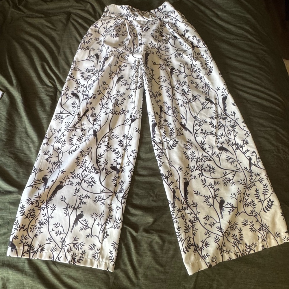 SHEIN Bundle White Pants with Black Botanical Print